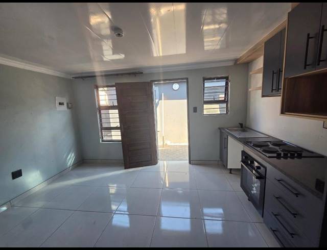 6 BEDROOM PROPERTY TO RENT IN MOKOPANE